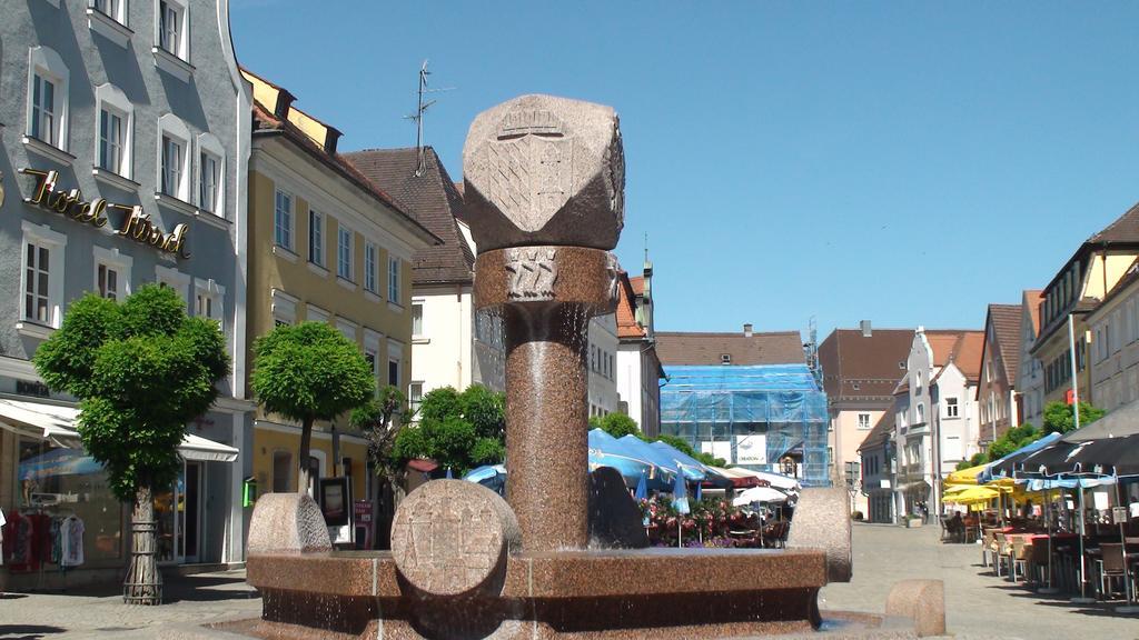 Brauereigasthof Zur Muenz Seit 1586 Günzburg Exterior foto